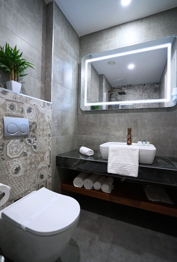 Bathroom 5, Homey Airport Hotel, Arnavutkoy