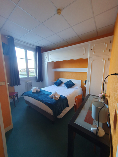 Bedroom 3, Hôtel du Phare, Calvados