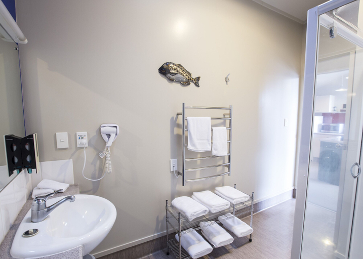 Bathroom 4, Kennedy Park Resort, Hastings