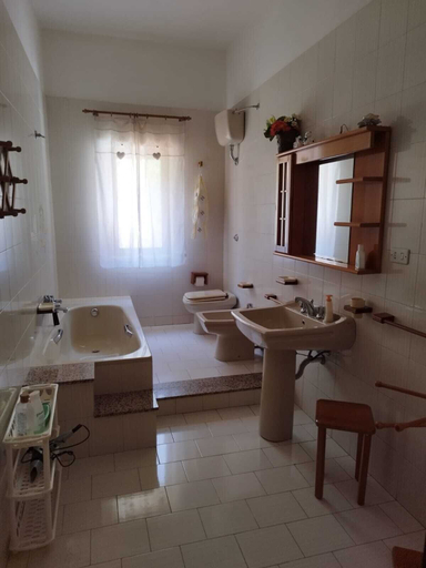 Bathroom 3, LOCAZIONE TUR. GAMBINO MARIANA NICOLETTA, Agrigento