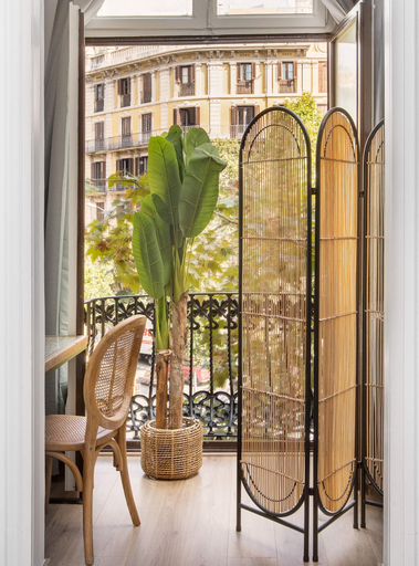 Others 4, La Maison de Barcelone, Barcelona