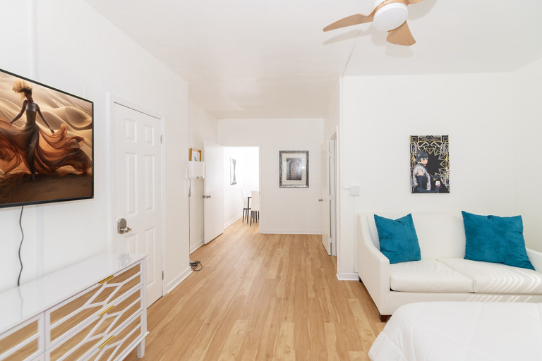 Others 5, 545 Michigan Avenue Apartments, Miami-Dade