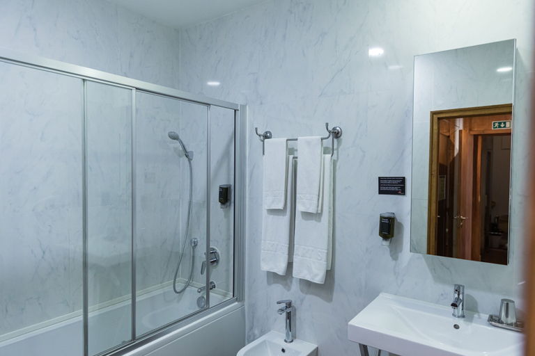 Bathroom 5, Lisbon Art Stay Hotel & Apartments, Lisbon