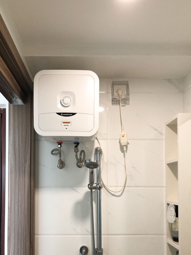 Bathroom 5, Sky House BSD by Kita Agent BSD, Tangerang Selatan