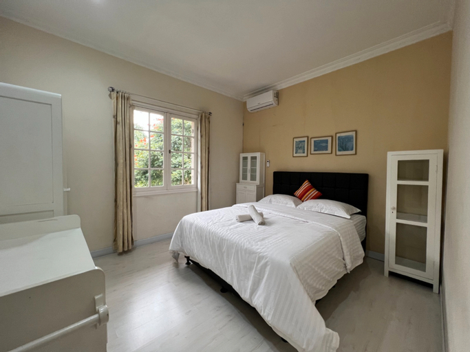 Bedroom 3, Villa Nuansa P-08 Dago 4 BR With Private Pool, Bandung