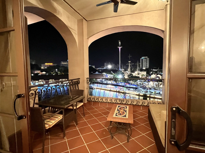 Food & Drinks, Casa Del Rio Residence, Malacca City
