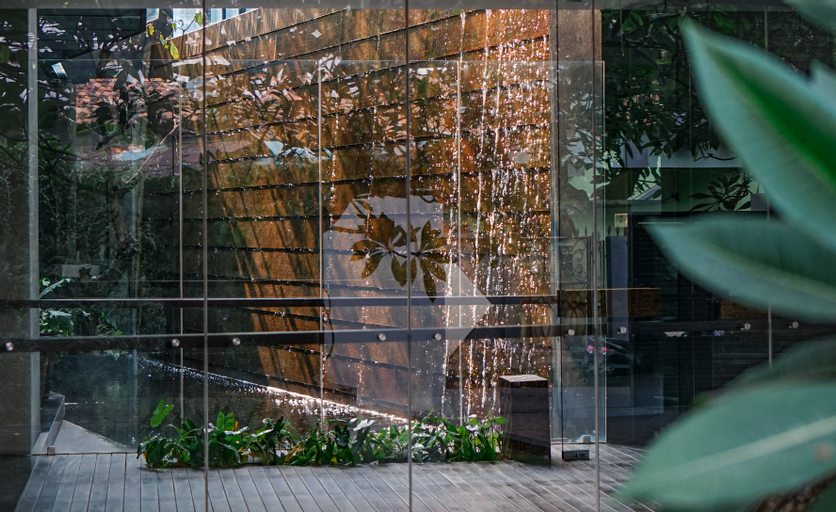 Exterior & Views 19