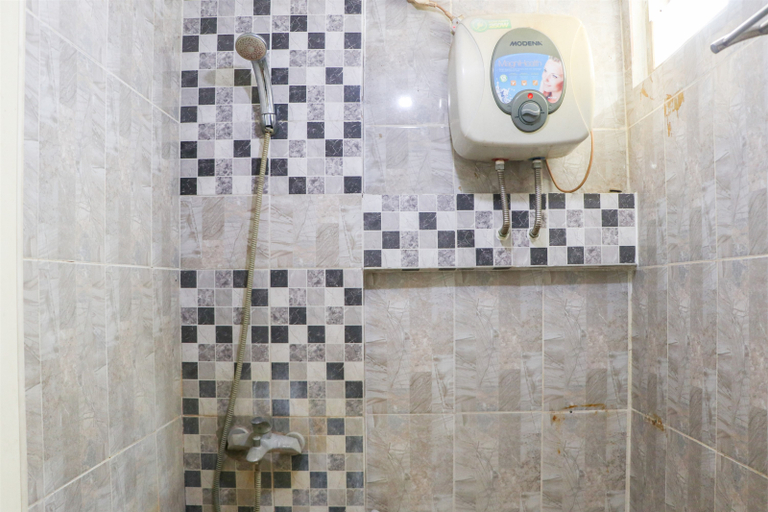 Bathroom 5, Best Deal 2BR Apartment Suites @Metro By Travelio, Bandung
