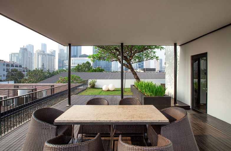 Exterior & Views 20