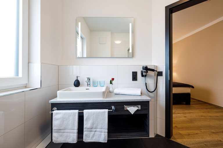 Bathroom 5, Herzl Hotel bei Erding, Erding