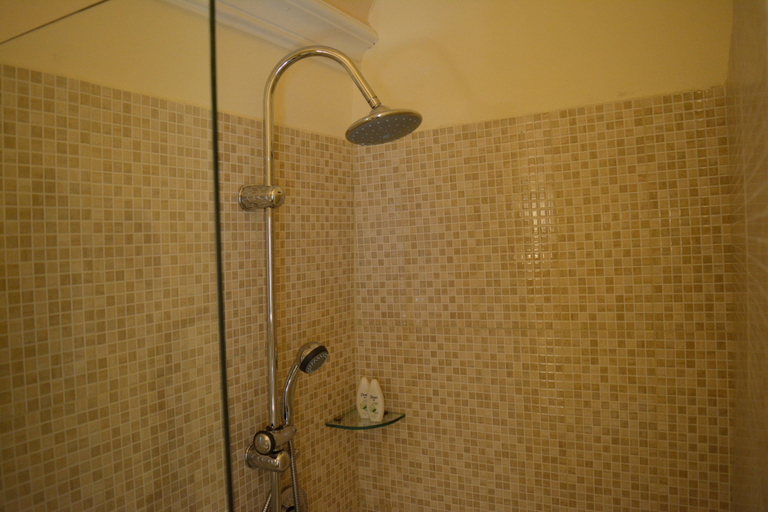 Bathroom 4, Catania Etnea B&B, Catania