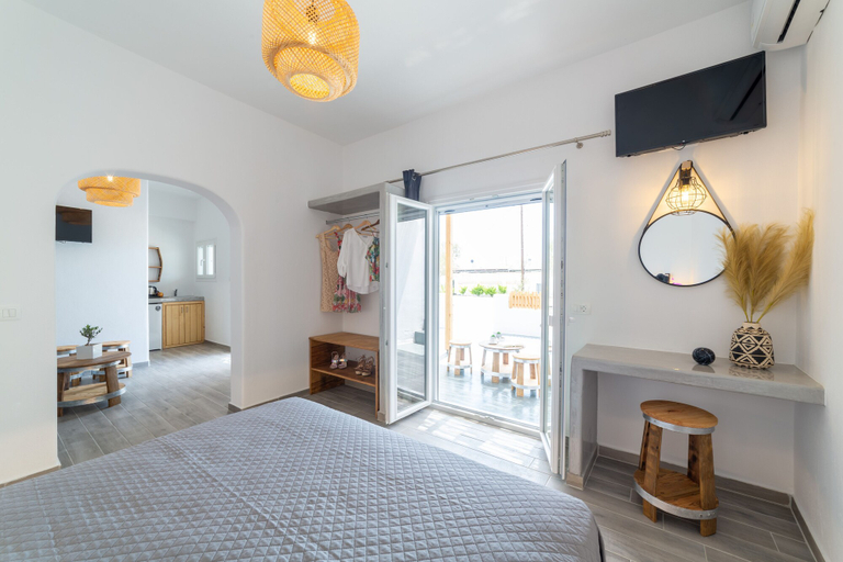Bedroom 4, Athiri Luxury Suites Perivolos, South Aegean