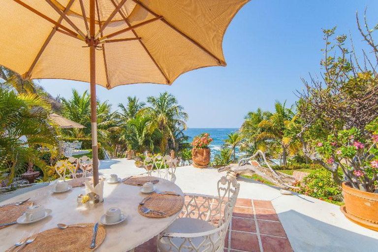 Food & Drinks 3, Villas Fa-Sol, Dist. Pochutla