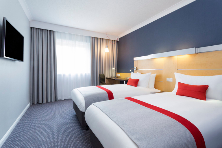 Bedroom 3, Holiday Inn Express SOUTHAMPTON M27, JCT.7 by IHG, Hampshire
