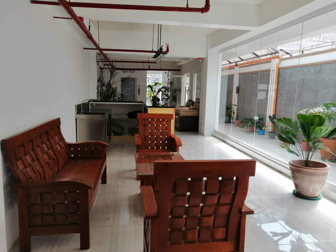 Others 4, Studio 2pax: w/ Free Parking near Burnham Park, Baguio City