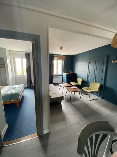 Bedroom 5, Hôtel des Pins, Manche