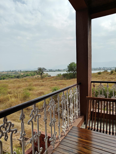 Exterior view 2, Apla wada, Satara