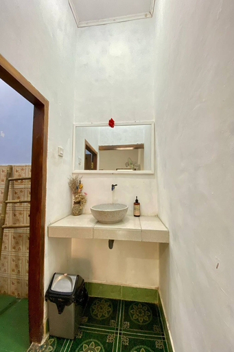 Bathroom 5, Duyung Rooms and Resto, Lombok
