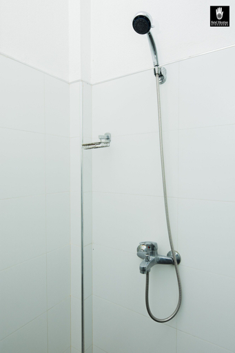 Bathroom 5, Hotel Vibration, Hikkaduwa
