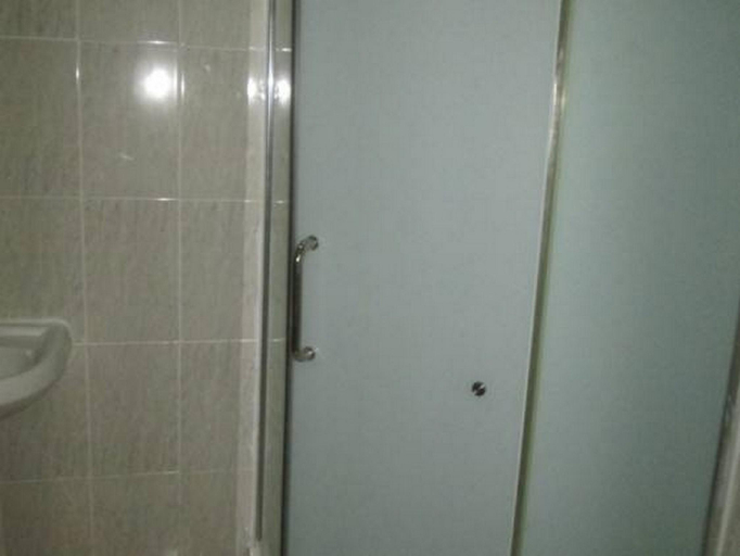 Bathroom 3, Jasmine Hotel & Restaurant, AbujaMun