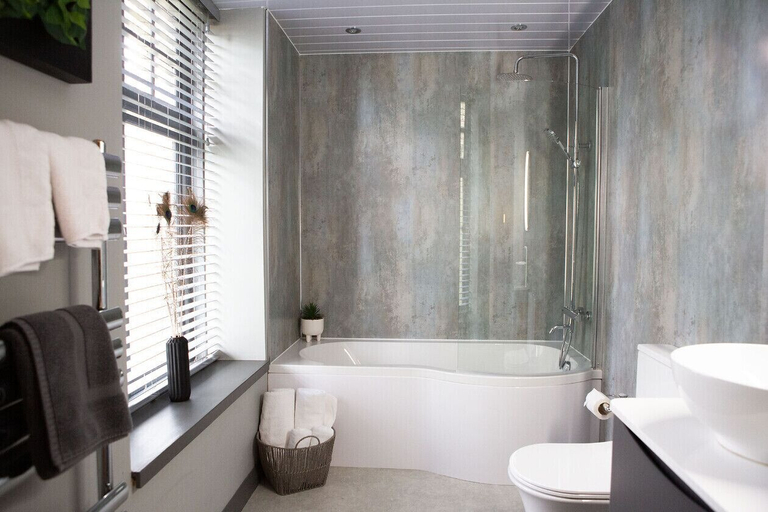 Bathroom 3, The Ribchester Arms, Lancashire