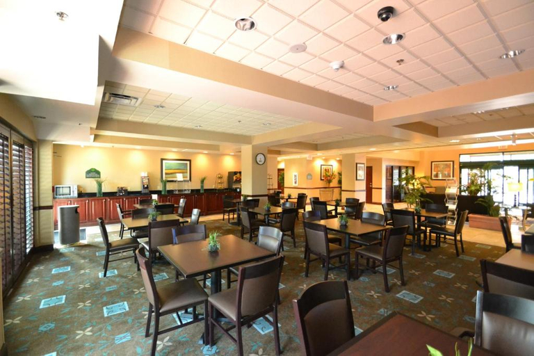 Food & Drinks 5, Holiday Inn Express & Suites MOBILE WEST - I-10, Mobile