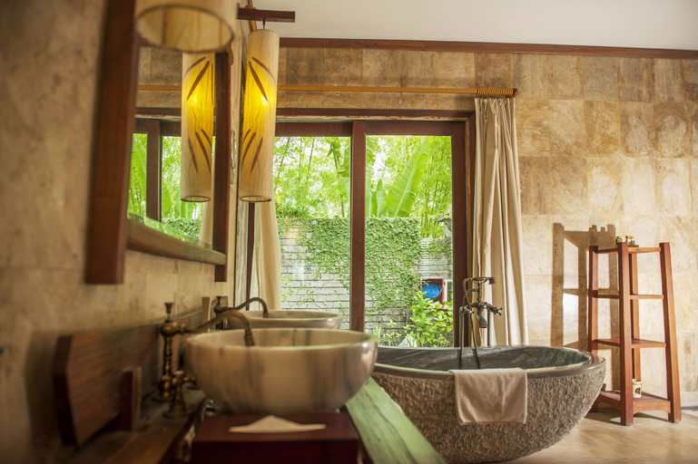 Bathroom 4, Sun Spa Resort & Villas, Đồng Hới