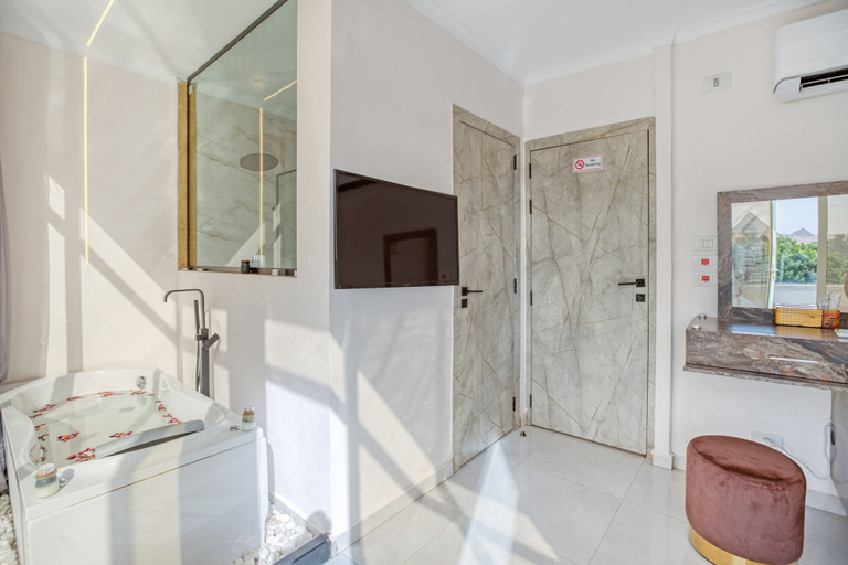 Bathroom 4, Tree Lounge Pyramids View INN, Sphinx Giza., Unorganized in Al Jizah