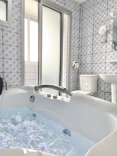 Bathroom 5, Residence La Marina, Wouri
