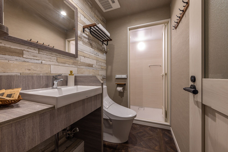 Bathroom 4, Almeria Hotel, Yamanakako