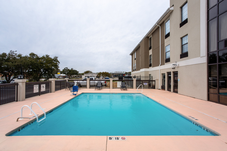 Sport & Beauty 2, Holiday Inn Express & Suites MOREHEAD CITY, Carteret