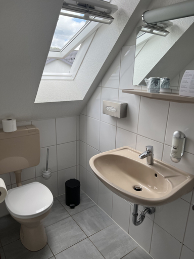 Bathroom, Schröders Gästehaus, Schleswig-Flensburg