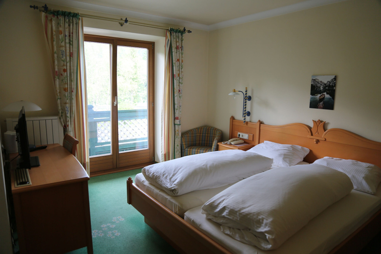 Bedroom 2, Hotel Voglauerhof, Hallein