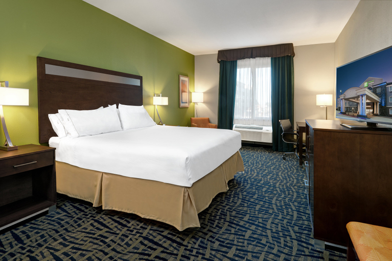 Bedroom 3, Holiday Inn Express & Suites MONAHANS I-20, Ward