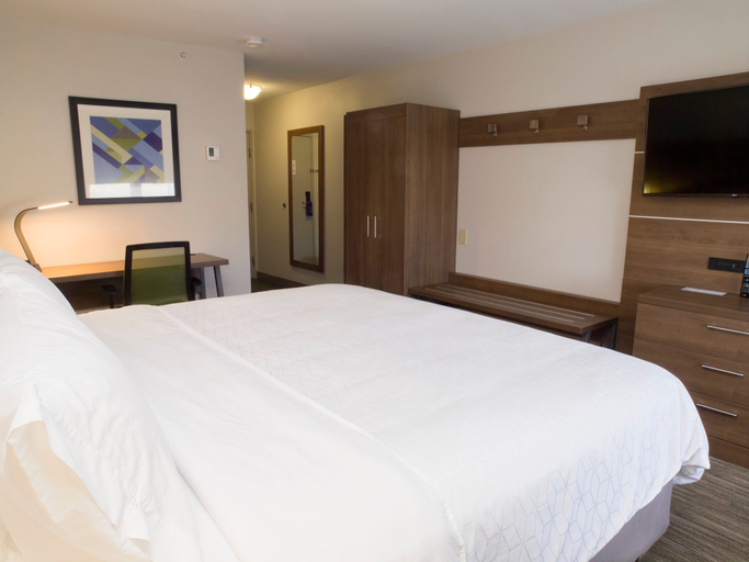 Bedroom 3, Holiday Inn Express & Suites MADISON by IHG, Jefferson
