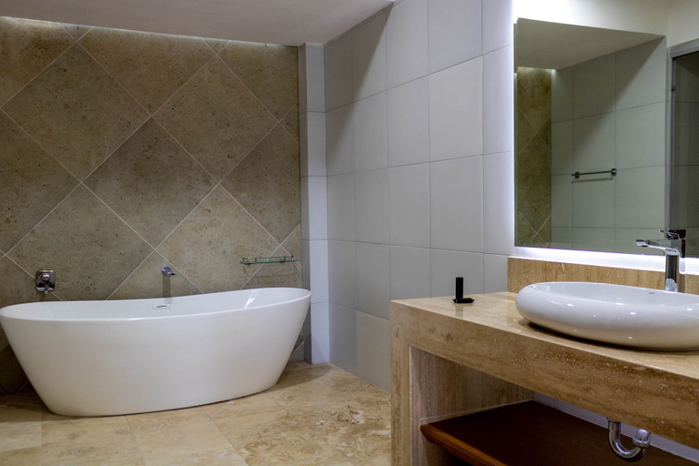 Bathroom 4, Hotel 5 Inn Select, León