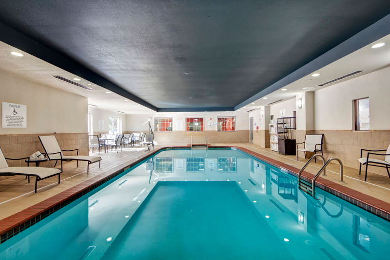 Sport & Beauty 2, Holiday Inn Express & Suites OKLAHOMA CITY NORTH, Oklahoma