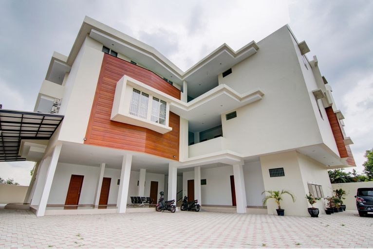 Exterior & Views 1, Hotel O Sartika Gh Syariah, Pekanbaru
