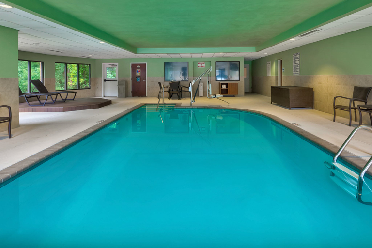 Sport & Beauty 2, Holiday Inn Express & Suites CHESAPEAKE, Chesapeake