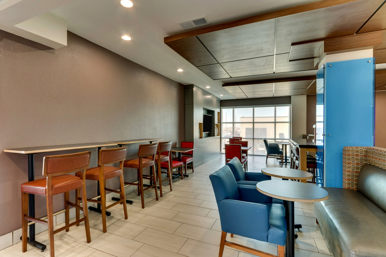 Food & Drinks 3, Holiday Inn Express & Suites LAKE WORTH NW LOOP 820, Tarrant