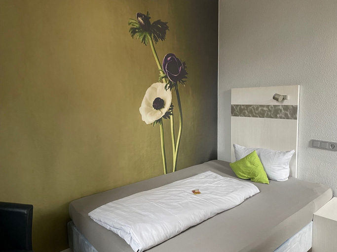 Bedroom 3, Hotel & Restaurant Badischer Hof, Rastatt
