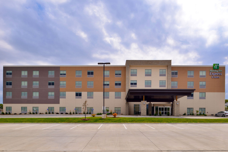 Exterior & Views 3, Holiday Inn Express & Suites OTTUMWA, Wapello