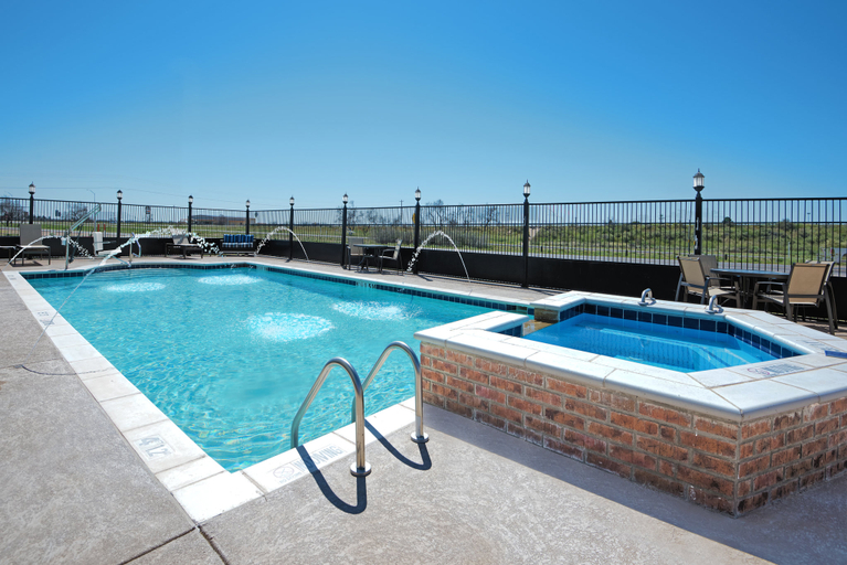 Sport & Beauty 2, Holiday Inn Express & Suites MONAHANS I-20, Ward
