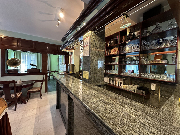 Food & Drinks 5, Vila Lux Hotel
