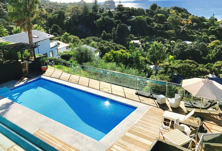 Sport & Beauty, Villa Blanca in Palm Beach, Auckland