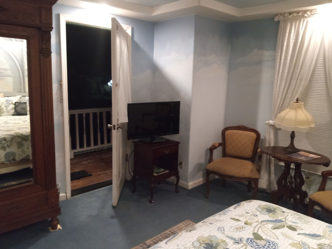 Bedroom 3, All Season's Groveland Inn, Tuolumne