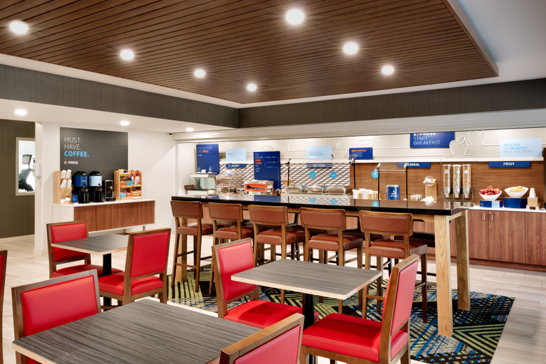 Food & Drinks 4, Holiday Inn Express & Suites MITCHELL, Davison