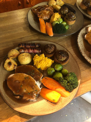 Food & Drinks 4, The Royal Hotel, Derbyshire