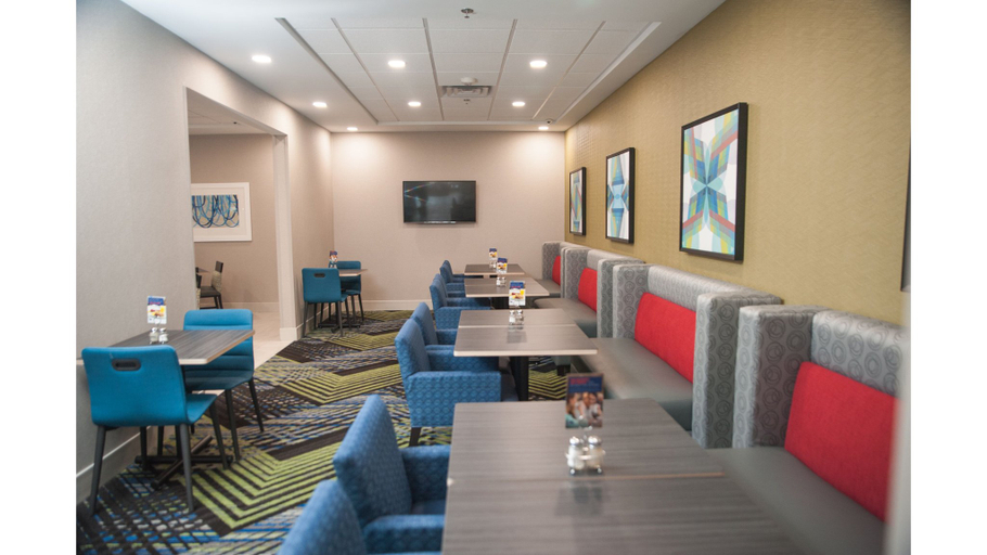 Food & Drinks 3, Holiday Inn Express & Suites NORFOLK, Madison
