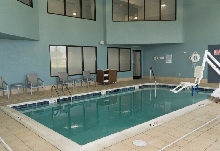 Sport & Beauty 2, Holiday Inn Express & Suites MADISON by IHG, Jefferson